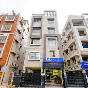 Fabhotel Divira Inn