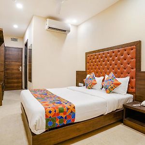 Fabhotel Vertigo Suites - Nr Bkc
